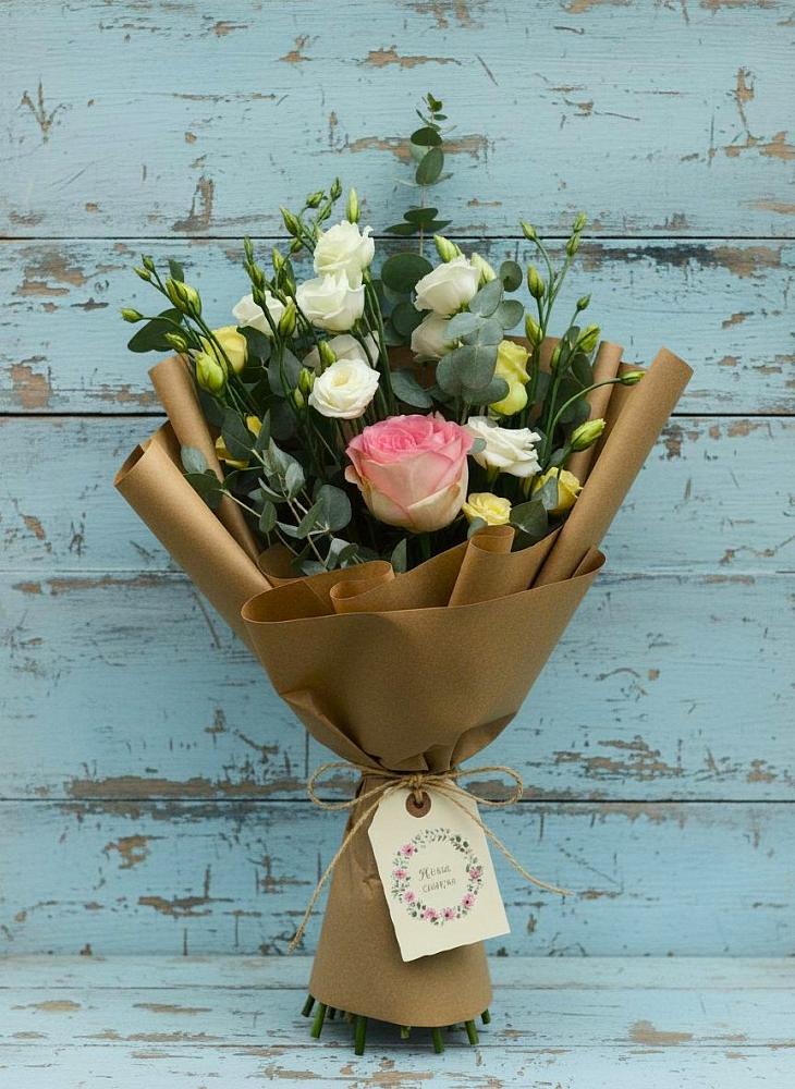 Букет цветов из: Розы и Лизиантусы в Копанище