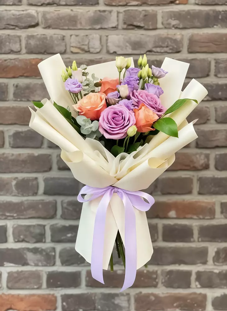 Букет цветов из: Лизиантусы и Розы в Копанище