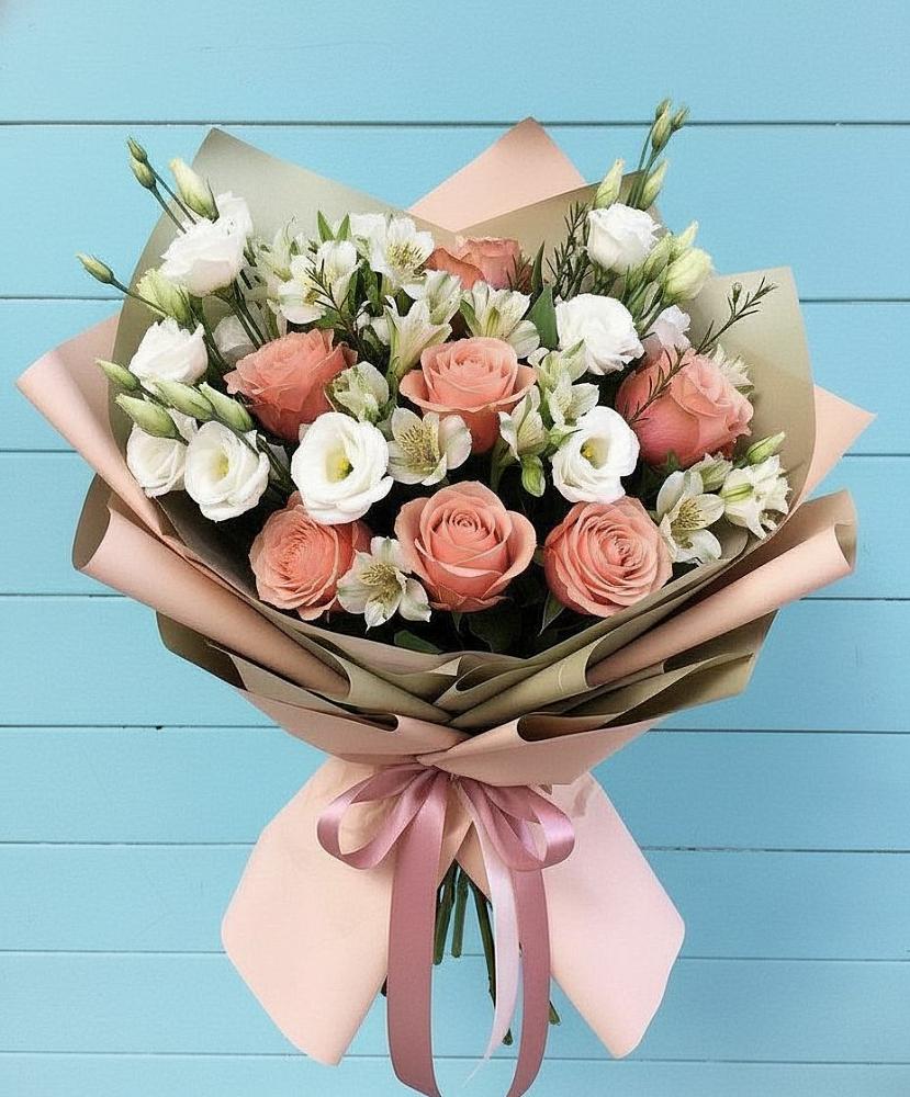 Букет цветов из: Розы, Альстромерии и Лизиантусы в Копанище