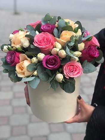 Цветочная композиция из Розы в шляпной коробке в Копанище