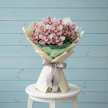 Букет цветов из:  Орхидеи и Розы в Копанище