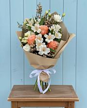 Букет цветов из:  Альстромерии, Лизиантусы, Розы и Хризантемы в Копанище