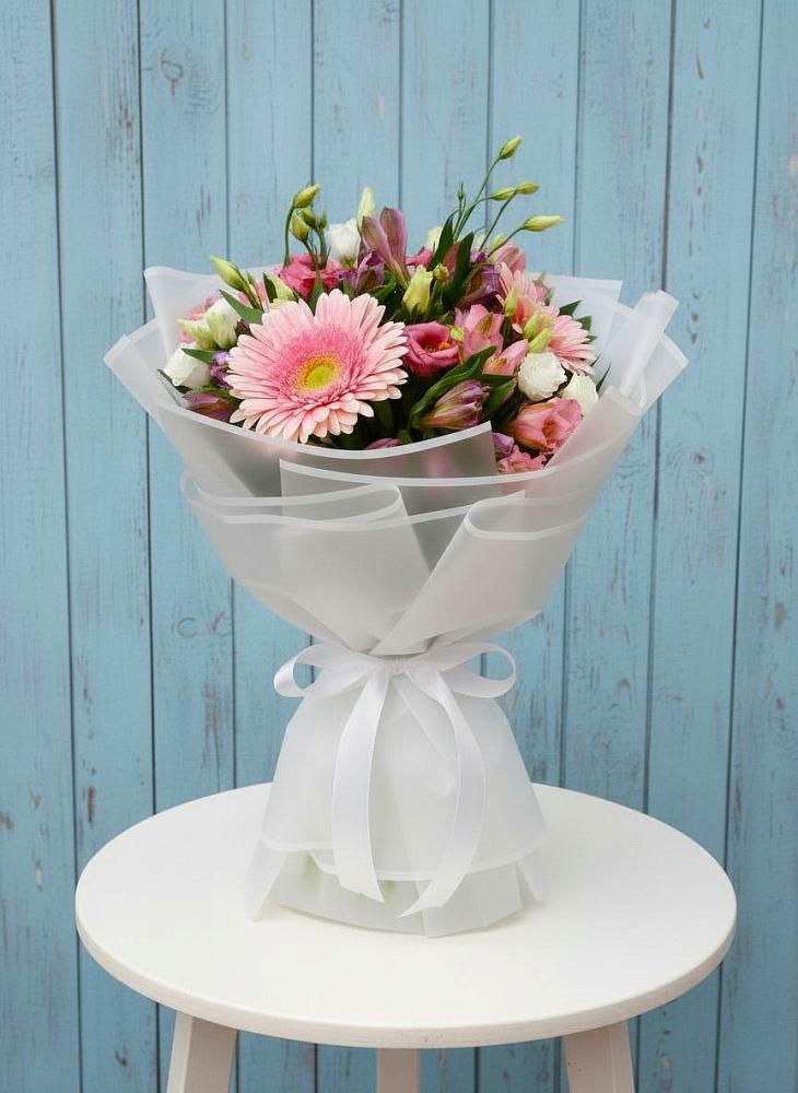 Букет цветов из: Герберы, Альстромерии и Лизиантусы в Копанище