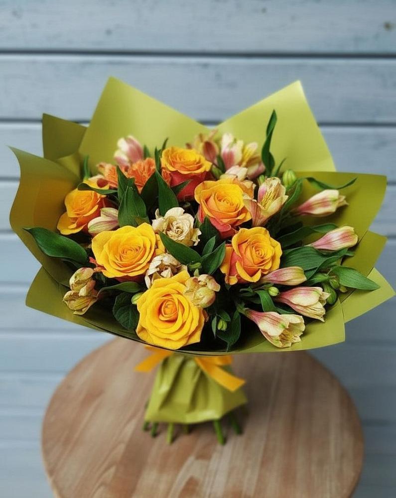 Букет цветов из: Альстромерии и Розы в Копанище