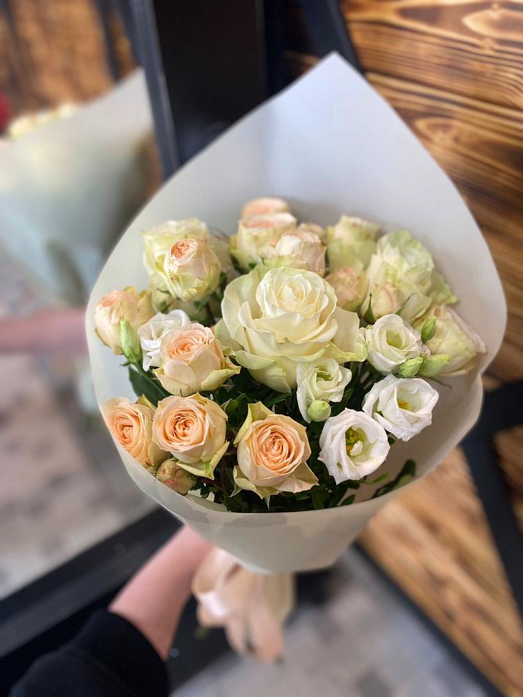 Букет цветов из: Розы и Лизиантусы в Копанище